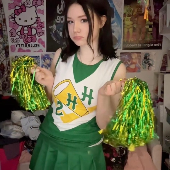 Chrissy Cunningham Stranger things cosplay costume - Picture 4 of 4